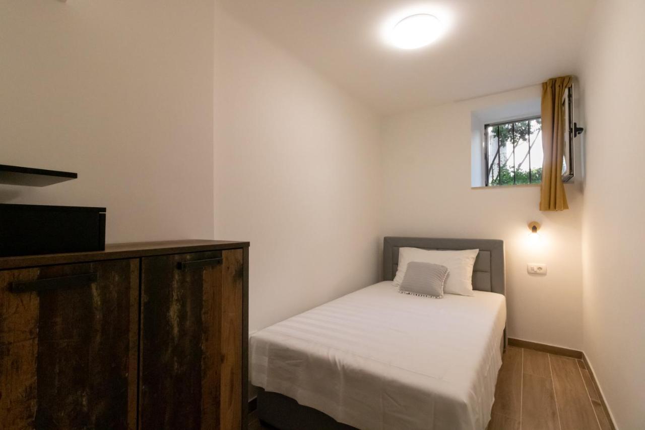 Lily Split Center Apartment ภายนอก รูปภาพ