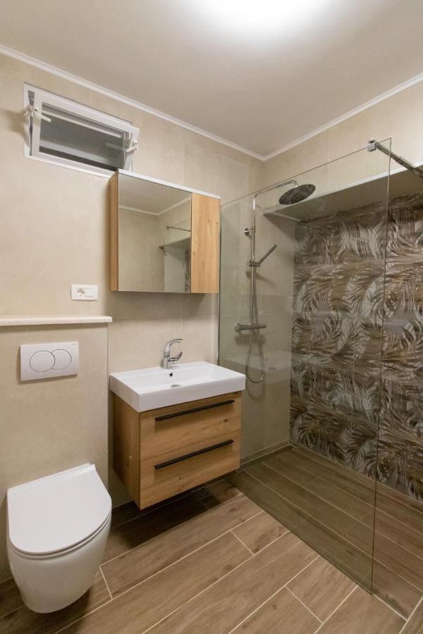 Lily Split Center Apartment ภายนอก รูปภาพ