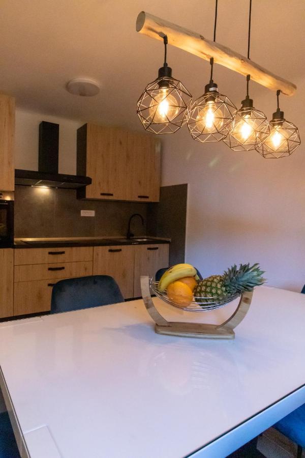 Lily Split Center Apartment ภายนอก รูปภาพ